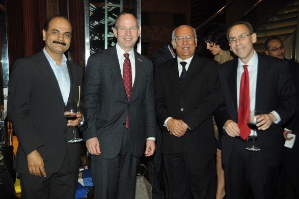 From L to R : Mr. Peter Haas, Consul General, U.S. Consulate General, Mumbai, Mr. Sanjay Sachdev, Chairman-USIIF, Mr. Manoj Gursahani, Vice Chairman-USIIF